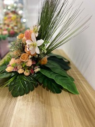 🕊️ Remembrance Displays: 🌿 GOLDEN MEMORIES REMEMBRANCE DISPLAY