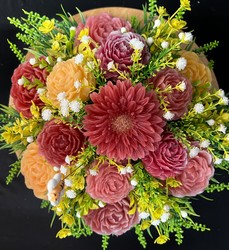 Our Hire Collection: 🌸 HONEYBEE FLORAL BOWL DISPLAY 🌸